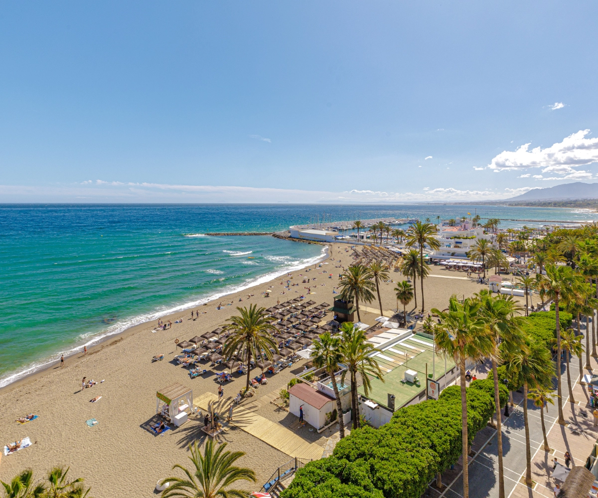 Mediterráneo 305: Frontline sea & paseo views