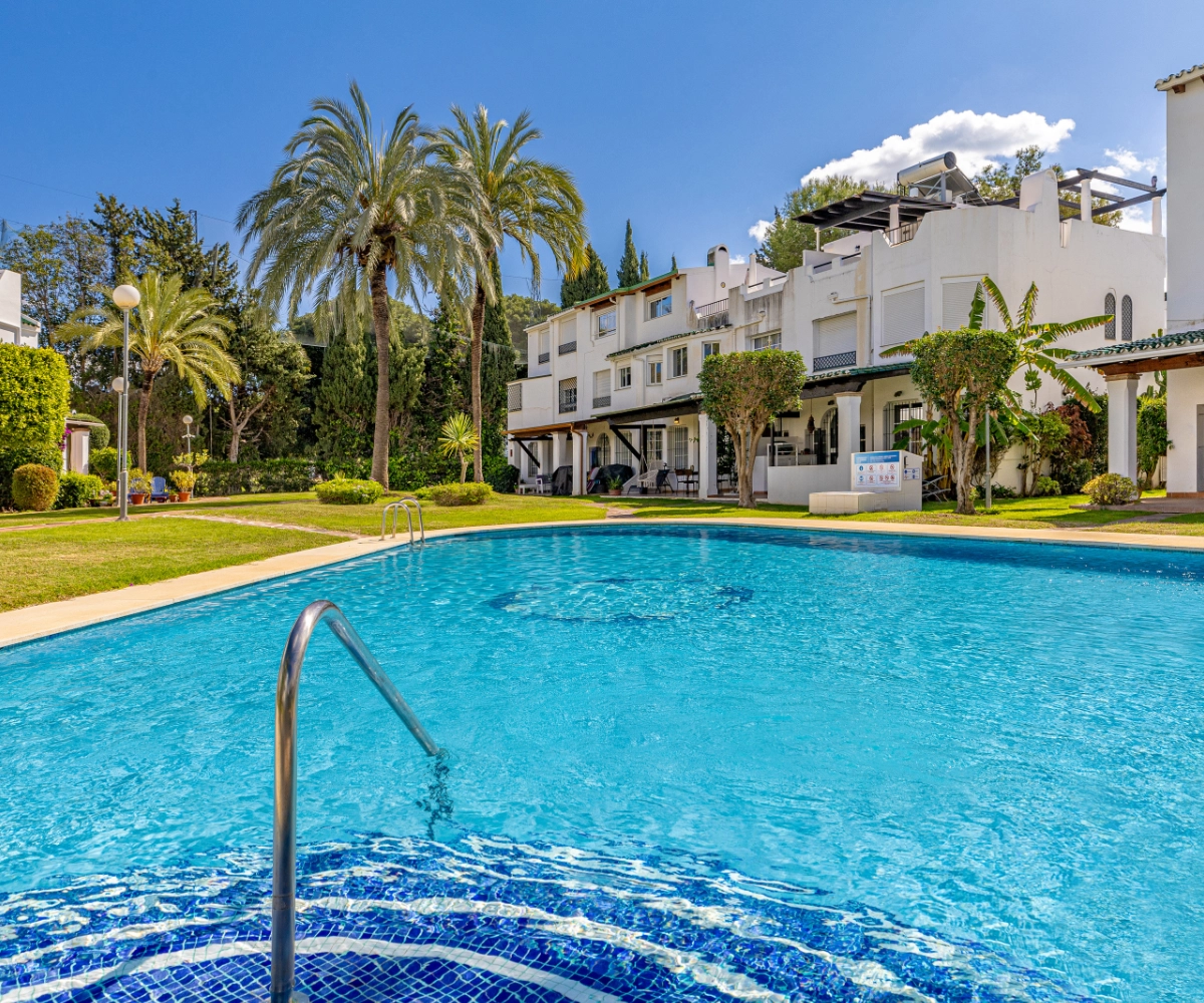 Sol Europa Golf: Rooftop BBQ · 9 pools · golf views